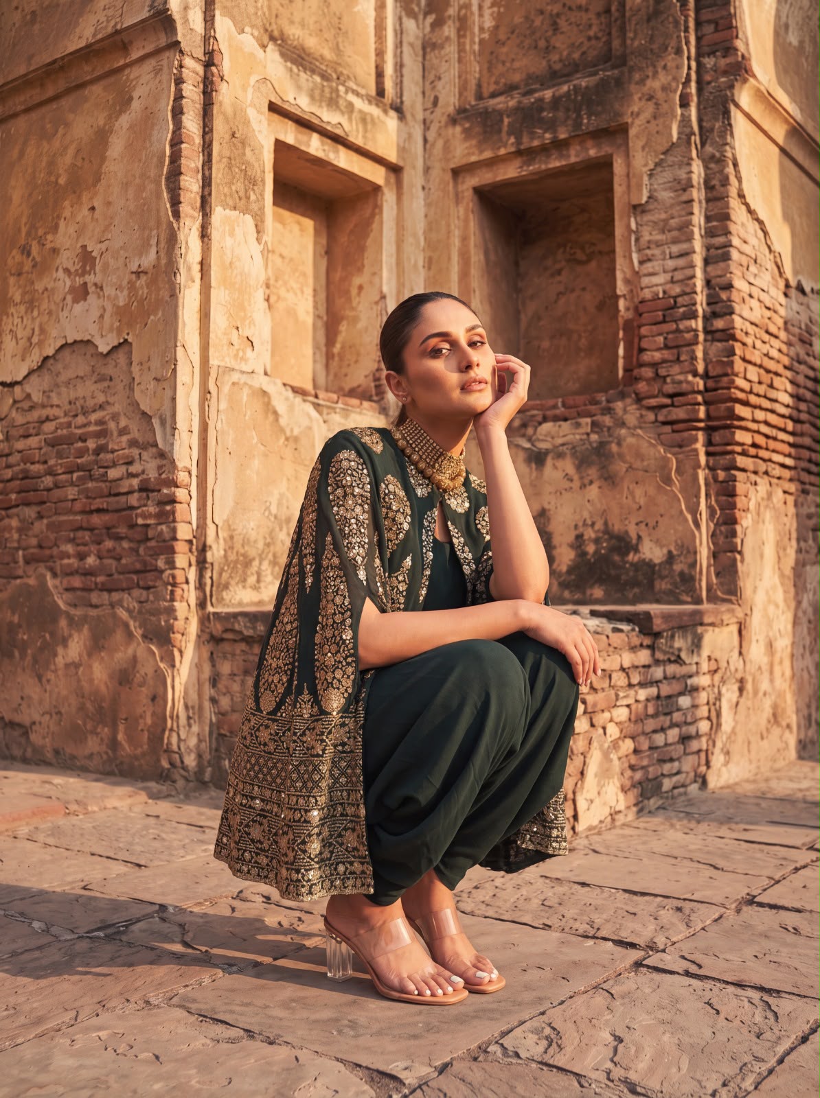 Green Embroidered Cape Jacket With Jumper