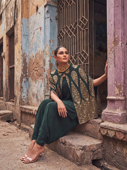 Green Embroidered Cape Jacket With Jumper